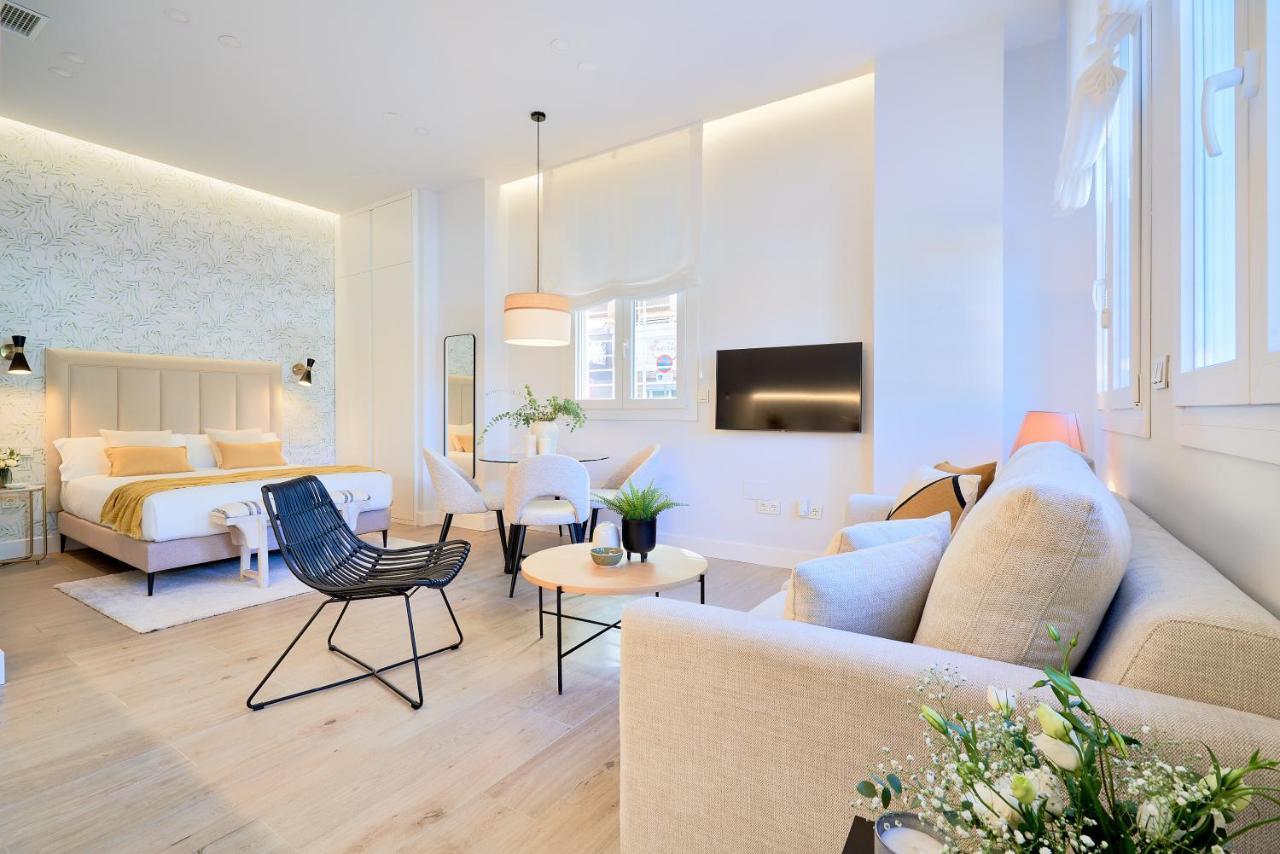 Lofts Parque De Huelin Daire Málaga Dış mekan fotoğraf